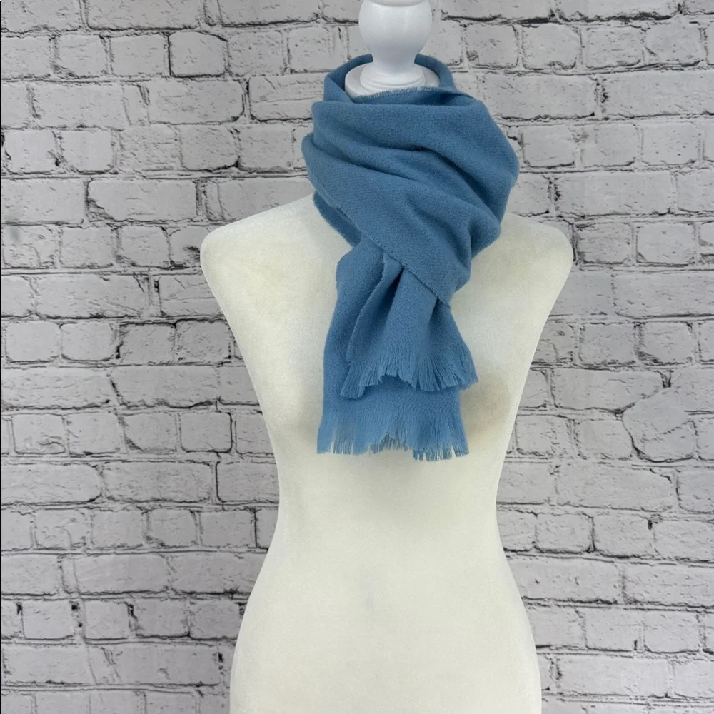 Vintage Scottish 100% Wool Fringed Neck Scarf -- Sky Blue -- Unisex Like New!
